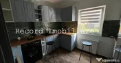 Apartament 2 camere decomandat, et.1, parcare Floresti 