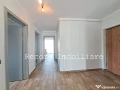 Apartament 2 camere decomandat, et.1, parcare Floresti 