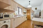 Casa + 305 mp teren curte proprie in zona rezidentiala Ga...
