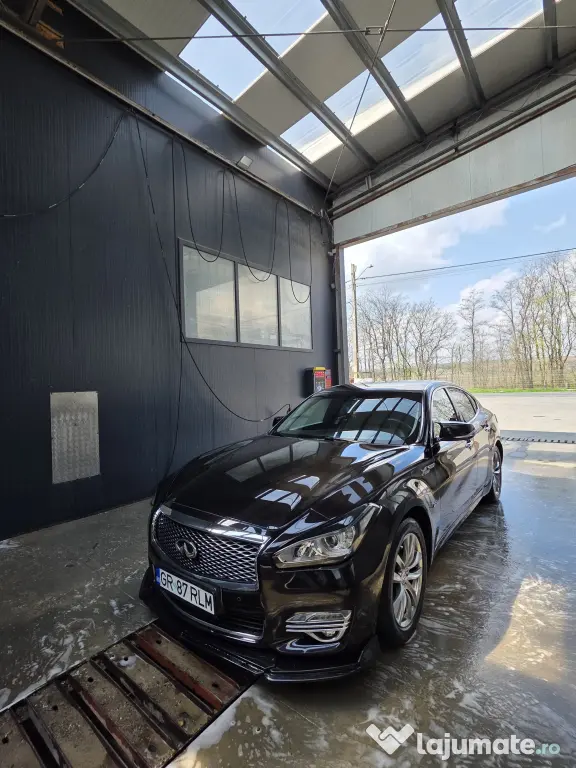 Infiniti Q70 | 2016 | 2.2 Diesel (170 CP) | 226.000 km | Automat | Camere 360°