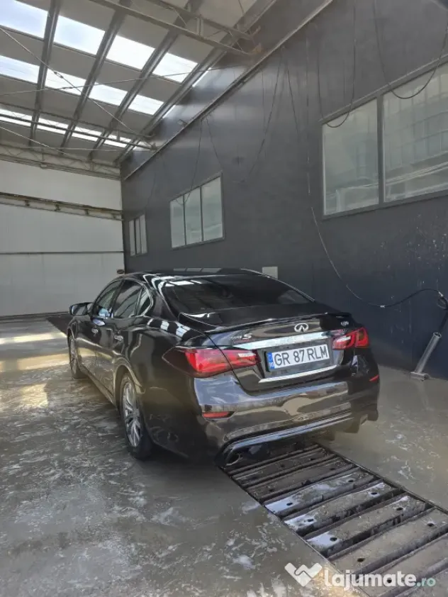 Infiniti Q70 | 2016 | 2.2 Diesel (170 CP) | 226.000 km | Automat | Camere 360°