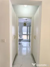 Apartament cu 3 camere si curte de 