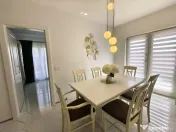 Apartament cu 3 camere si curte de 