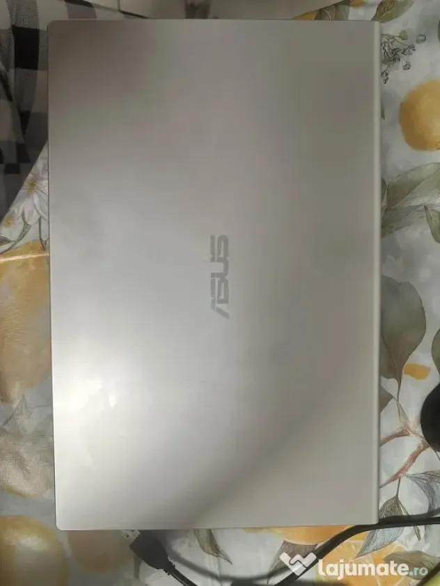 Laptop Asus A516KA-ca nou, cu incarcator si cutie-garantie pana in Noiembrie2026