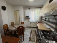 Apartament 4 camere, etaj 4/4, cu acoperiș – zona Sasar,