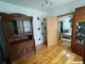Apartament 4 camere, etaj 4/4, cu acoperiș – zona Sasar,