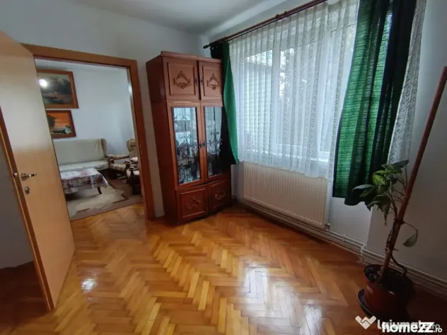 Apartament 4 camere, etaj 4/4, cu acoperiș – zona Sasar, - Baia Mare (Maramures)