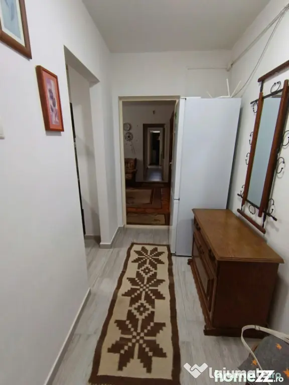 Apartament 4 camere, etaj 4/4, cu acoperiș – zona Sasar, - Baia Mare (Maramures)