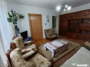 Apartament 4 camere, etaj 4/4, cu acoperiș – zona Sasar,