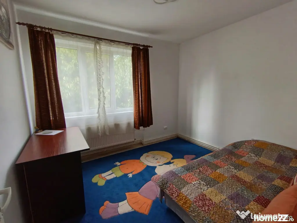 Apartament 4 camere, etaj 4/4, cu acoperiș – zona Sasar, - Baia Mare (Maramures)