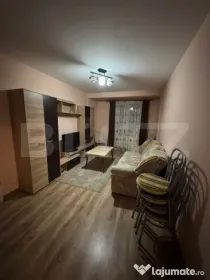 Apartament 2 camere, decomandat, parcare, zona Teilor