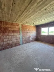 MOSNITA - DUPLEX SPATIOS - COMPARTIMENTARE EXCELENTA 