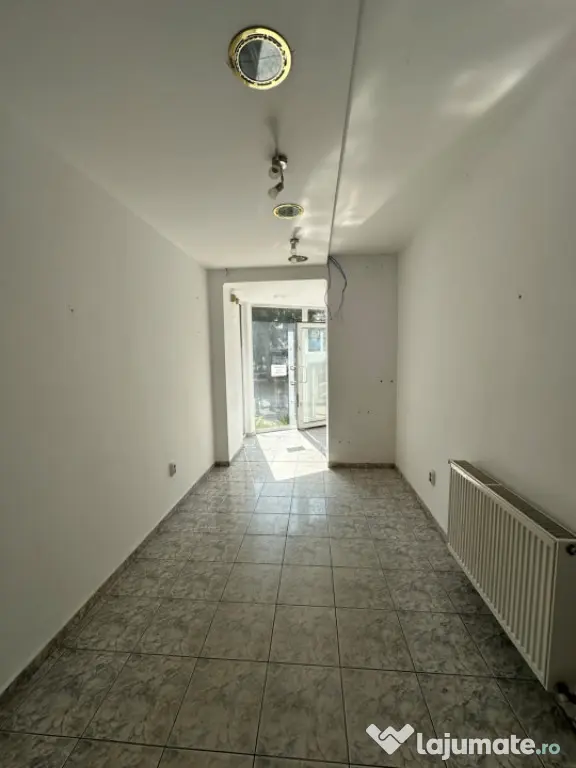 Spațiu comercial cu vad | 16 mp | Bulevardul Unirii | Acces - Baia Mare (Maramures)