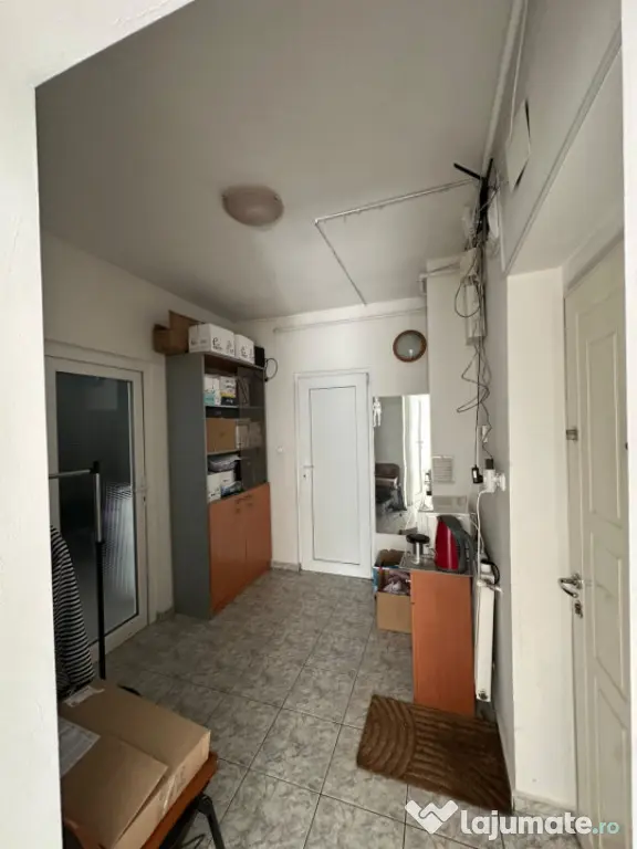 Spațiu comercial cu vad | 16 mp | Bulevardul Unirii | Acces - Baia Mare (Maramures)