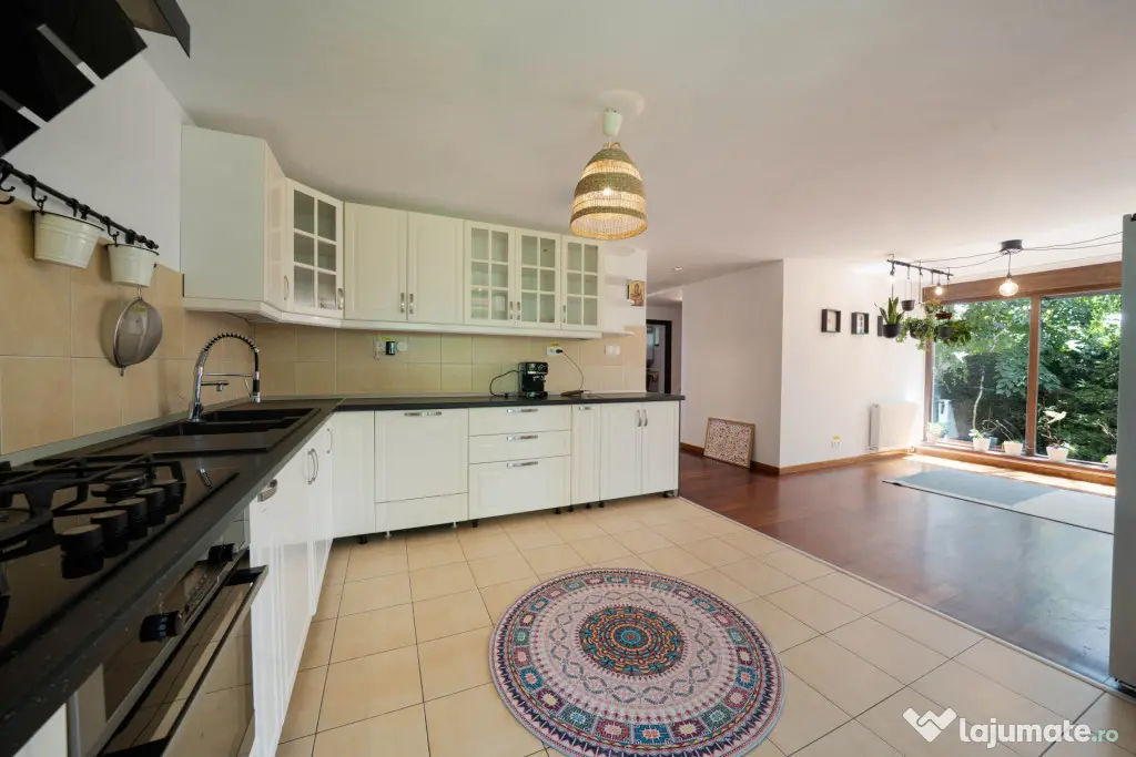 Vila individuala P+1+M*700 mp teren*337 mp construiti*Sector - Bucuresti (Bucuresti-Ilfov)