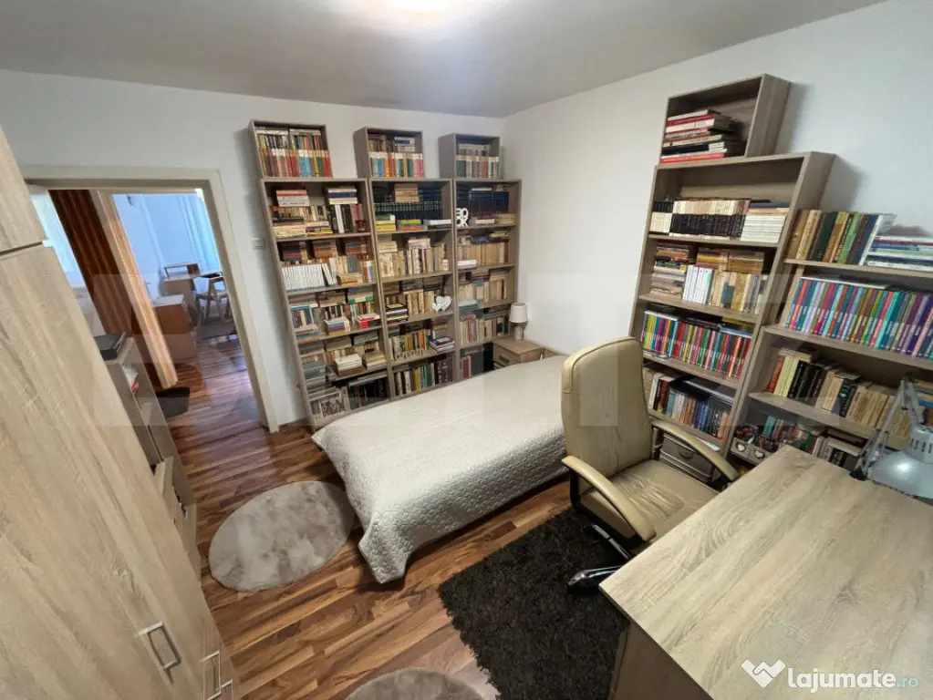 Apartament de vanzare, 3 camere, 70 mp, zona Dacia - Oradea (Bihor)