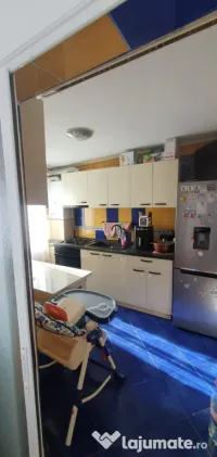 De închiriat: Apartament 2 camere decomandat – Zona OMV / Schelelor, Câmpina 