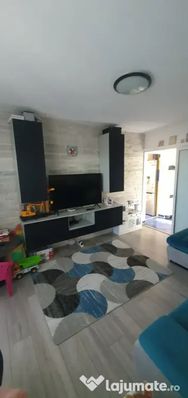 De închiriat: Apartament 2 camere decomandat – Zona OMV / Schelelor, Câmpina