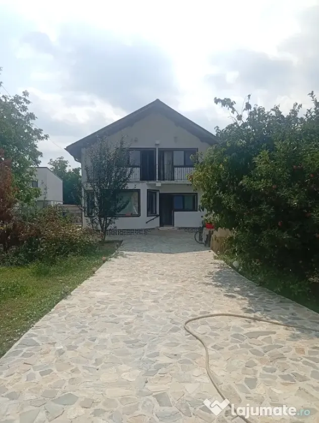 Casa de închiriat