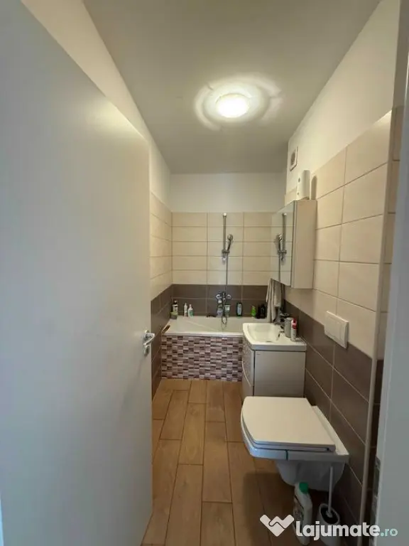Apartament 2 camere Tractorul-Coresi,etajul 1,parcare,125000 - Brasov (Brasov)