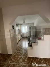 Apartament 3 camere, decomandat, etaj 2 zona lama