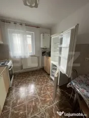 Apartament 3 camere, decomandat, etaj 2 zona lama