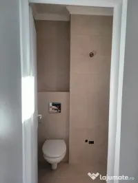 Vând apartament 4 camere 