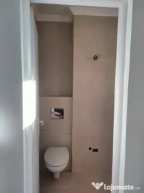 Vând apartament 4 camere zona centrala