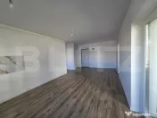 Apartament cu 3 camere, nemobilat, parcare, zona Porii 