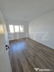 Apartament cu 3 camere, nemobilat, parcare, zona Porii 