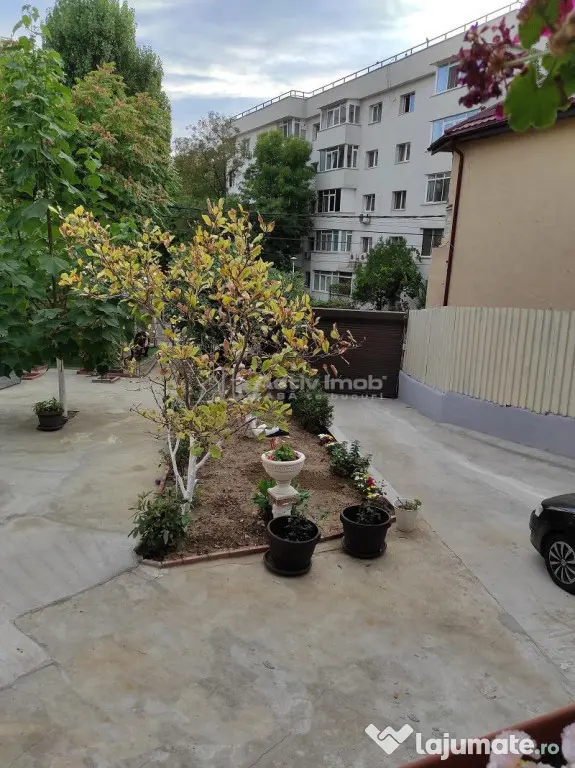 Vila Dristor, cu piscina, garaj, posibilitate spatiu comerci - Bucuresti (Bucuresti-Ilfov)