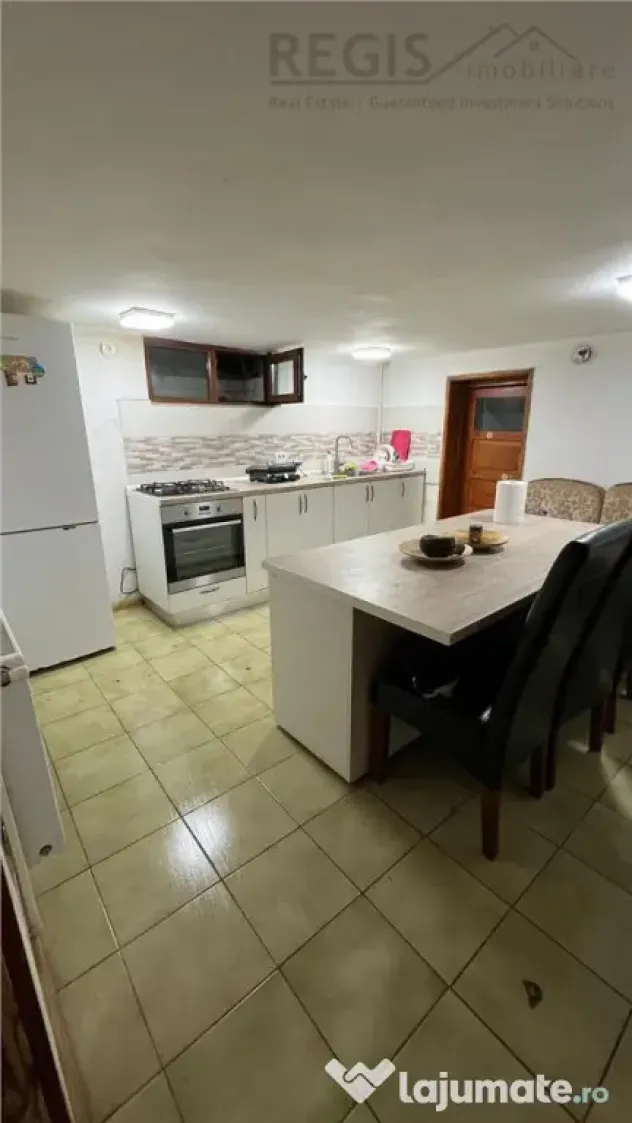 Casa de inchiriat cu 3 camere | Centrul Vechi - Brasov (Brasov)