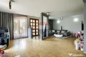 Casă modernă și spațioasă cu piscină,saună și sal... 
