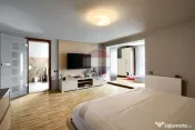 Casă modernă și spațioasă cu piscină,saună și sal... 