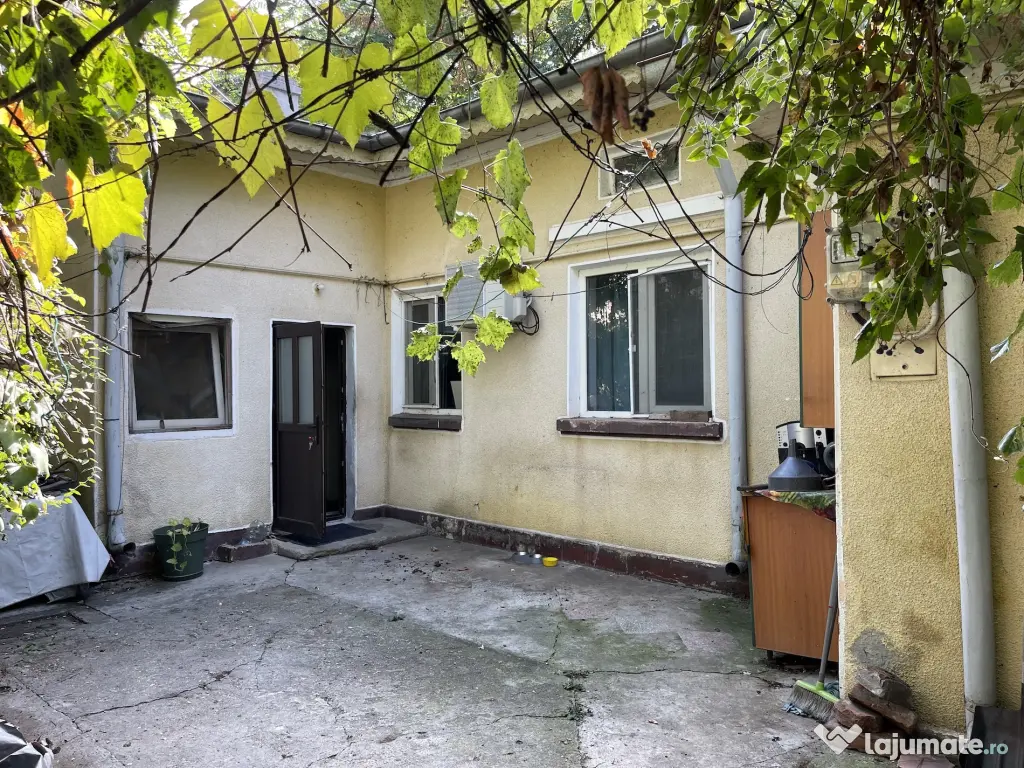 Casă de vânzare – 3 camere, teren 123 mp, toate utilitățile