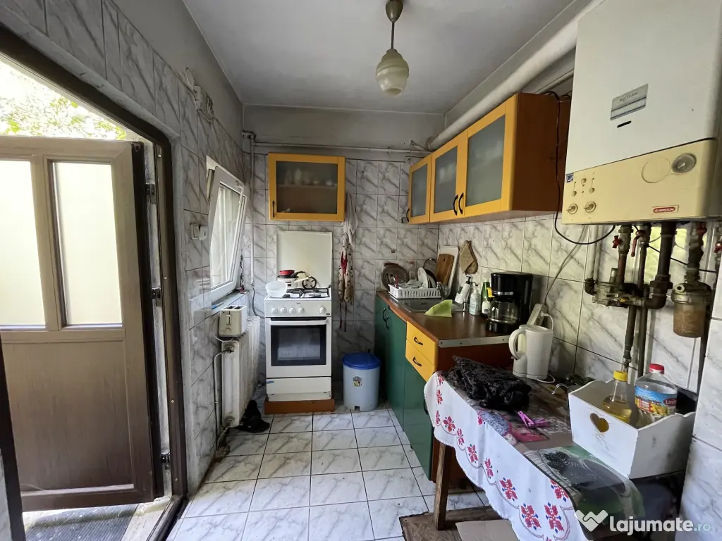 Casă de vânzare – 3 camere, teren 123 mp, toate utilitățile