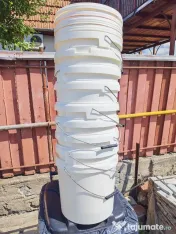 Găleți din plastic cu capac 