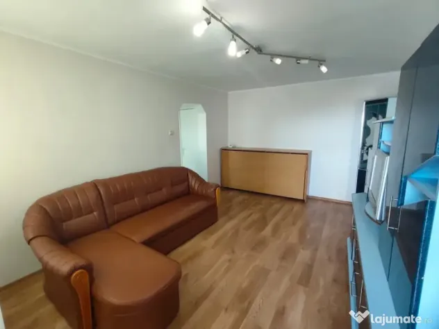 Apartament Cu Camere Semidecomandate Zona Ultracentrala - Suceava (Suceava)