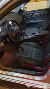 Mercedes benz w204 c220 