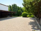 Vila Premium P M, curte peisagistica: Str. 22 Decembrie 1989 