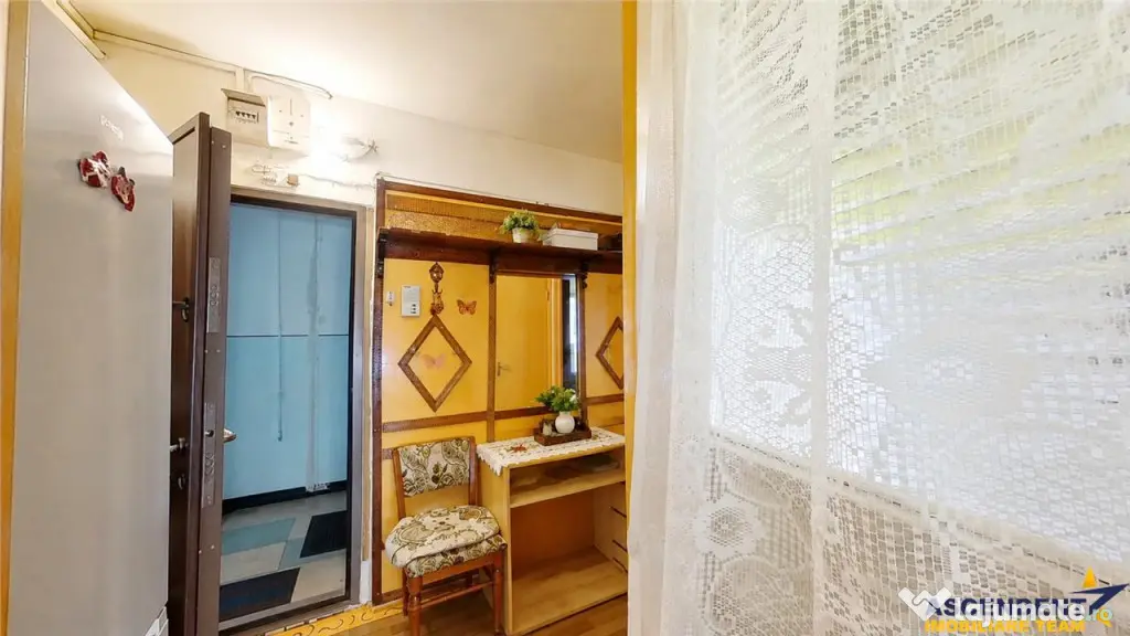 Apartament 2 camere, incadrat de verde, luminos, reabilitat - Brasov (Brasov)
