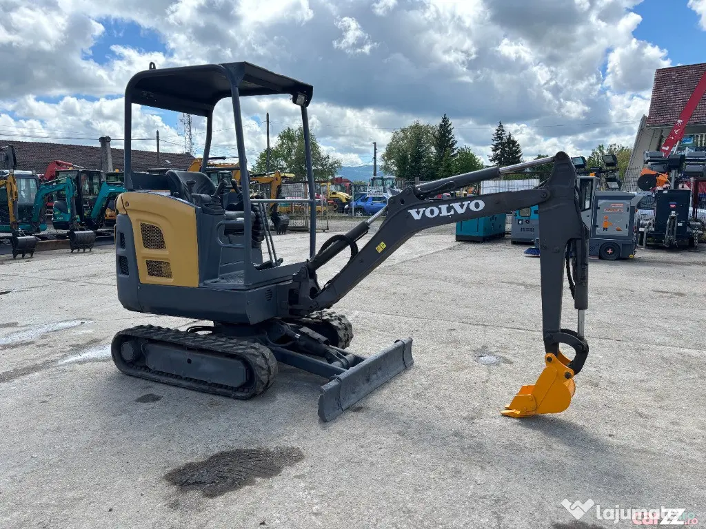 Miniexcavator Volvo EC18, 1.8 tone, 2016 - Negresti Oas (Satu-Mare)