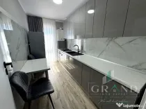 PRIMA ÎNCHIRIERE | 3 CAMERE DECOMANDATE | 2 PARCĂRI | BLOC