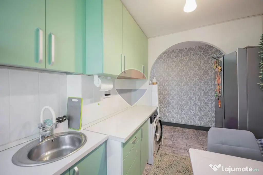 De vânzare apartament cu 2 camere, în zona Nufărul - Oradea (Bihor)