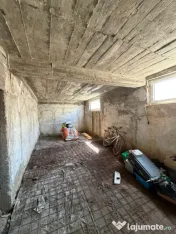Casă cu potențial de extindere, Zona Zăvoi