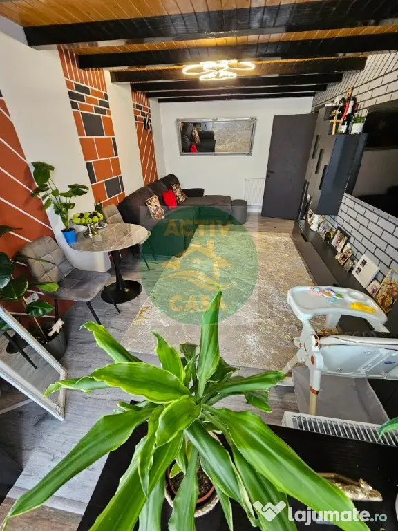 DE VÂNZARE – APARTAMENT CU 3 CAMERE - Roman (Neamt)