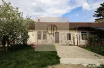 Apartament 2 camere, curte și 2 parcări, Centru Cluj