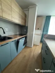 Apartament 3 camere, parcare, zona Plopilor 