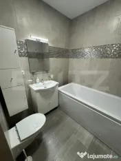 Apartament 3 camere, parcare, zona Plopilor 
