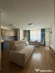 Apartament 3 camere, parcare, zona Plopilor 